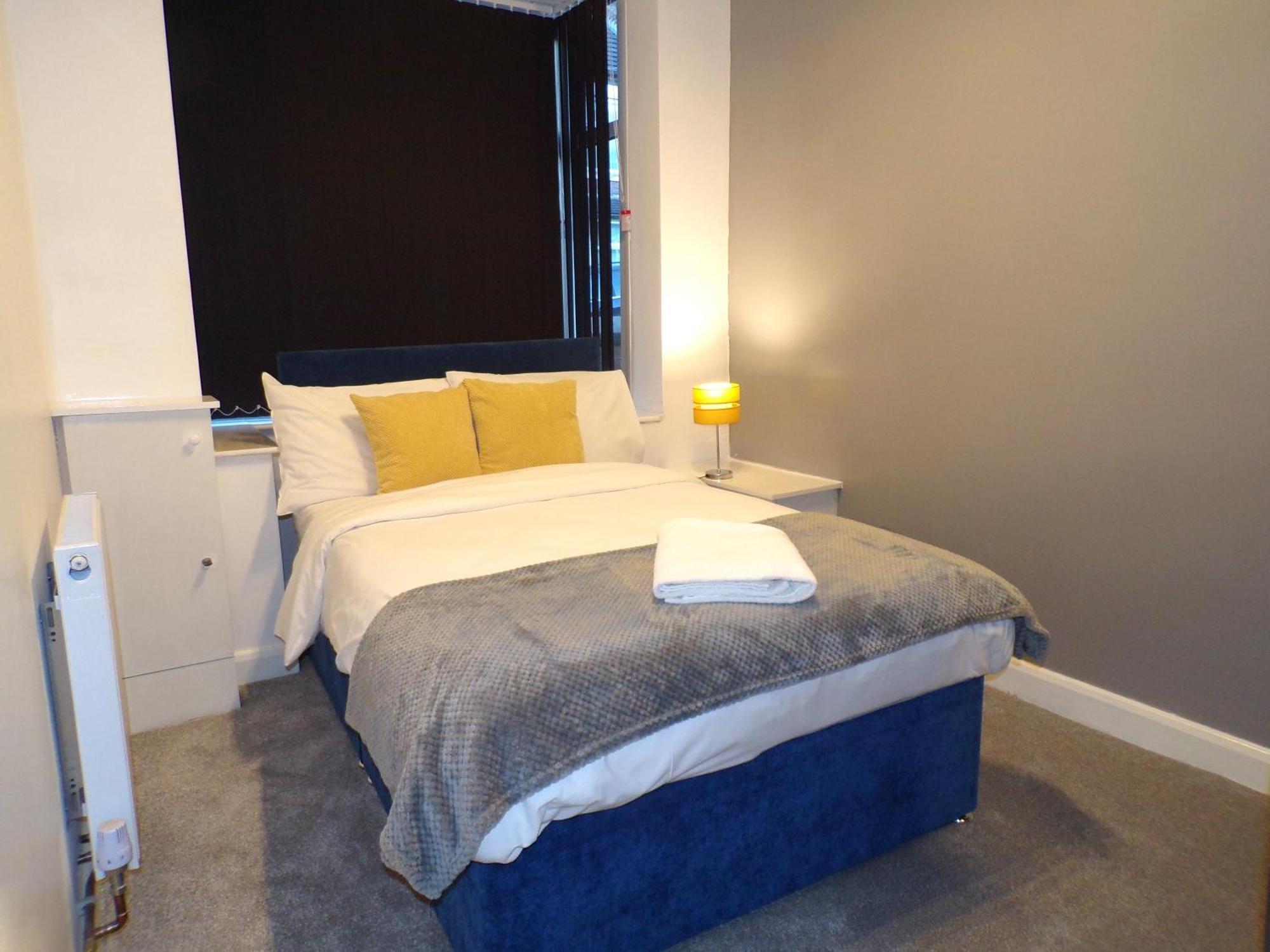 Hazelhurst House - 4 Bedrooms 2 Bathrooms Stoke-on-Trent Exterior foto